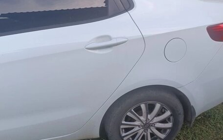 KIA Rio III рестайлинг, 2013 год, 950 000 рублей, 2 фотография