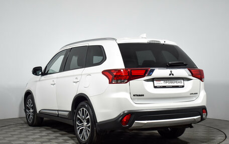 Mitsubishi Outlander III рестайлинг 3, 2017 год, 1 997 696 рублей, 7 фотография