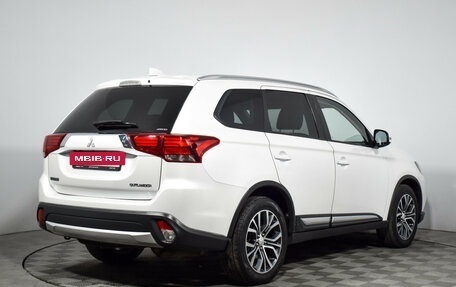 Mitsubishi Outlander III рестайлинг 3, 2017 год, 1 997 696 рублей, 5 фотография