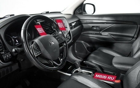 Mitsubishi Outlander III рестайлинг 3, 2017 год, 1 997 696 рублей, 9 фотография