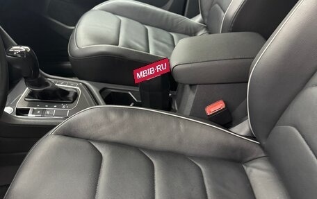 Volkswagen Tiguan II, 2019 год, 2 710 000 рублей, 5 фотография