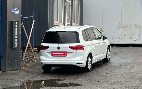 Volkswagen Touran III, 2018 год, 1 400 000 рублей, 6 фотография