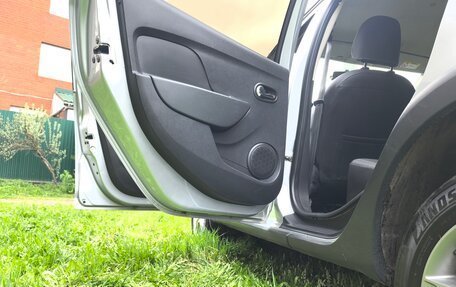 Renault Sandero II рестайлинг, 2022 год, 950 000 рублей, 9 фотография
