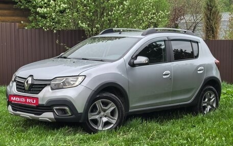Renault Sandero II рестайлинг, 2022 год, 950 000 рублей, 2 фотография