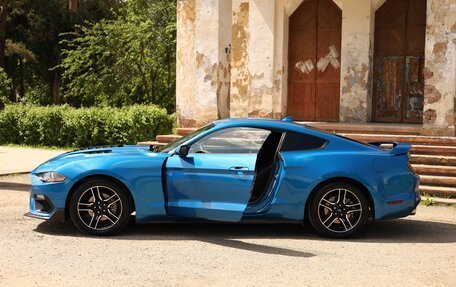 Ford Mustang VI рестайлинг, 2021 год, 4 500 000 рублей, 8 фотография