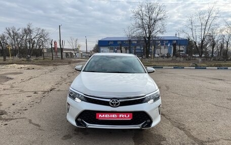 Toyota Camry, 2016 год, 1 800 000 рублей, 2 фотография