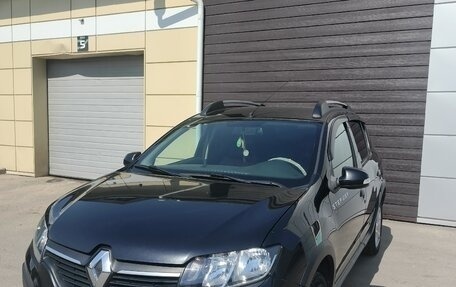 Renault Sandero II рестайлинг, 2016 год, 900 000 рублей, 1 фотография