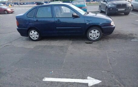 Volkswagen Polo III рестайлинг, 1998 год, 130 000 рублей, 2 фотография