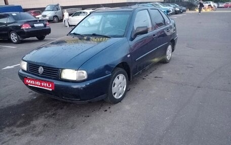 Volkswagen Polo III рестайлинг, 1998 год, 130 000 рублей, 3 фотография
