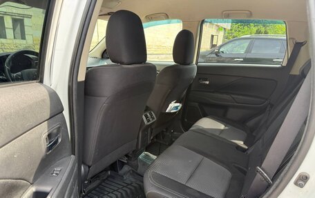 Mitsubishi Outlander III рестайлинг 3, 2019 год, 1 850 000 рублей, 7 фотография
