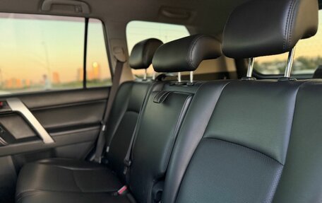 Toyota Land Cruiser Prado 150 рестайлинг 2, 2014 год, 3 250 000 рублей, 25 фотография