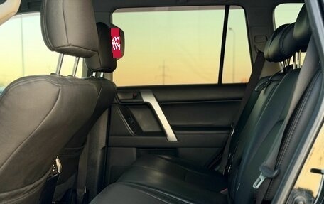 Toyota Land Cruiser Prado 150 рестайлинг 2, 2014 год, 3 250 000 рублей, 24 фотография