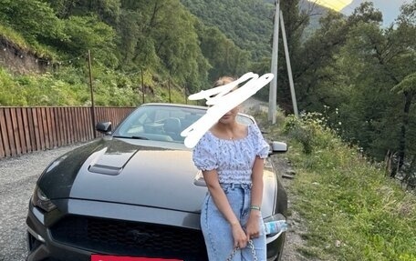 Ford Mustang VI рестайлинг, 2017 год, 2 650 000 рублей, 3 фотография