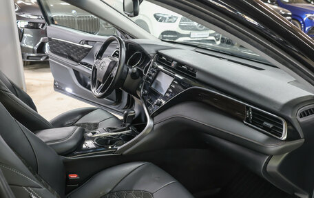 Toyota Camry, 2020 год, 2 998 000 рублей, 10 фотография