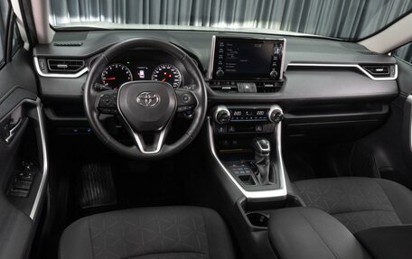 Toyota RAV4, 2020 год, 4 249 000 рублей, 12 фотография