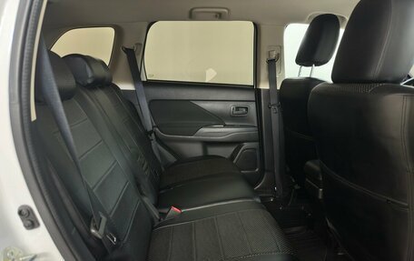 Mitsubishi Outlander III рестайлинг 3, 2017 год, 2 190 000 рублей, 12 фотография