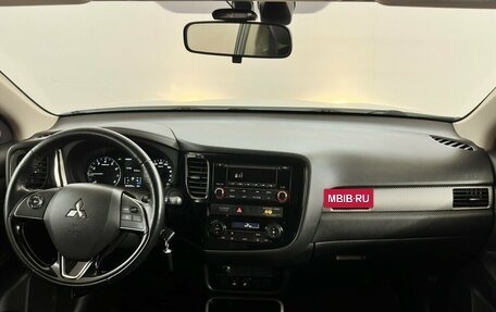 Mitsubishi Outlander III рестайлинг 3, 2017 год, 2 190 000 рублей, 5 фотография