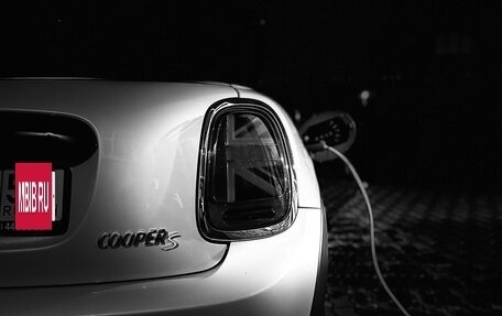 MINI Hatch, 2021 год, 3 000 000 рублей, 5 фотография