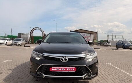 Toyota Camry, 2017 год, 2 640 000 рублей, 2 фотография