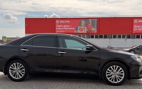 Toyota Camry, 2017 год, 2 640 000 рублей, 4 фотография