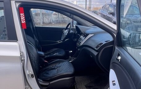 Hyundai Solaris II рестайлинг, 2012 год, 650 000 рублей, 8 фотография