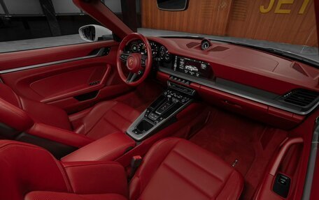 Porsche 911, 2019 год, 14 740 000 рублей, 24 фотография
