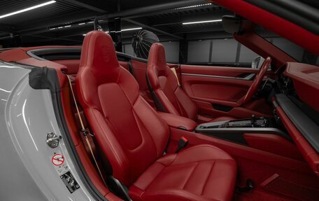 Porsche 911, 2019 год, 14 740 000 рублей, 25 фотография