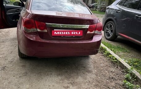 Chevrolet Cruze II, 2010 год, 515 000 рублей, 3 фотография