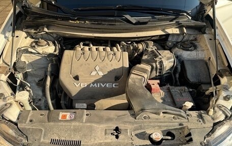 Mitsubishi Outlander III рестайлинг 3, 2014 год, 1 990 000 рублей, 14 фотография
