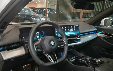 BMW 5 серия, 2023 год, 7 900 000 рублей, 12 фотография