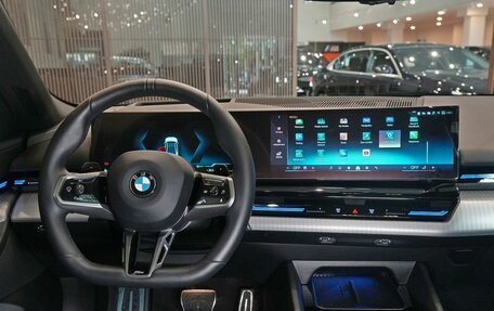 BMW 5 серия, 2023 год, 7 900 000 рублей, 14 фотография