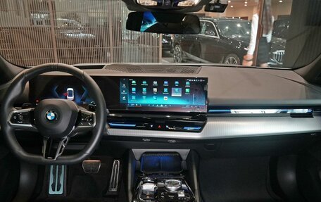 BMW 5 серия, 2023 год, 7 900 000 рублей, 13 фотография