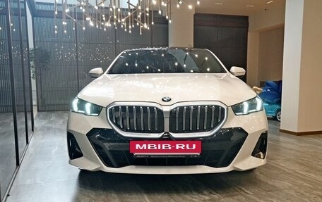 BMW 5 серия, 2023 год, 7 900 000 рублей, 2 фотография