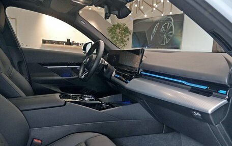 BMW 5 серия, 2023 год, 7 900 000 рублей, 21 фотография