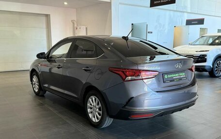 Hyundai Solaris II рестайлинг, 2021 год, 1 690 000 рублей, 4 фотография