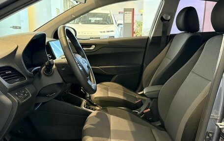 Hyundai Solaris II рестайлинг, 2021 год, 1 690 000 рублей, 9 фотография