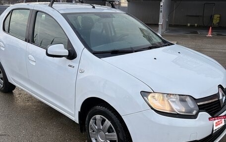 Renault Logan II, 2017 год, 700 000 рублей, 4 фотография