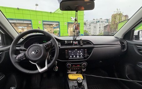KIA Rio IV, 2018 год, 1 350 000 рублей, 12 фотография