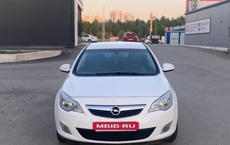 Opel Astra J, 2011 год, 699 000 рублей, 3 фотография