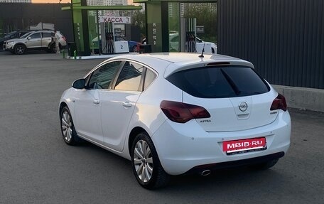 Opel Astra J, 2011 год, 699 000 рублей, 12 фотография