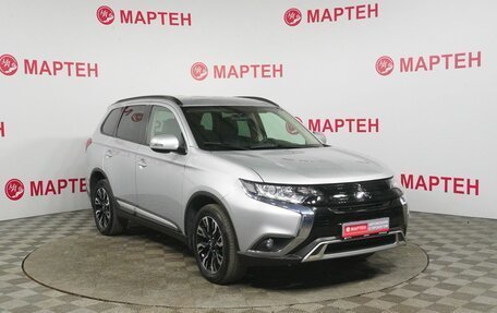 Mitsubishi Outlander III рестайлинг 3, 2021 год, 2 790 000 рублей, 3 фотография