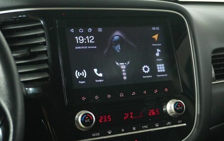 Mitsubishi Outlander III рестайлинг 3, 2021 год, 2 790 000 рублей, 12 фотография