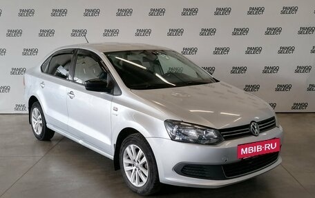 Volkswagen Polo VI (EU Market), 2013 год, 585 000 рублей, 2 фотография