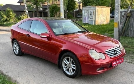 Mercedes-Benz C-Класс, 2003 год, 450 000 рублей, 1 фотография