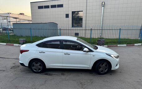 Hyundai Solaris II рестайлинг, 2020 год, 1 550 000 рублей, 3 фотография