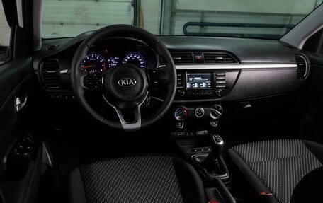 KIA Rio IV, 2019 год, 1 379 000 рублей, 6 фотография