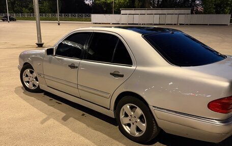 Mercedes-Benz E-Класс, 1997 год, 250 000 рублей, 7 фотография