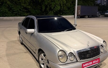 Mercedes-Benz E-Класс, 1997 год, 250 000 рублей, 3 фотография