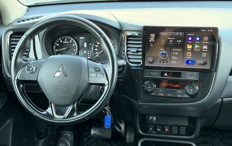 Mitsubishi Outlander III рестайлинг 3, 2018 год, 2 112 800 рублей, 13 фотография