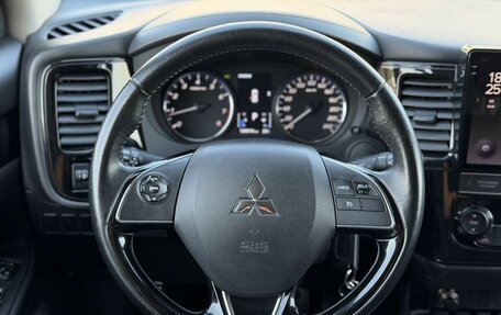Mitsubishi Outlander III рестайлинг 3, 2018 год, 2 112 800 рублей, 15 фотография